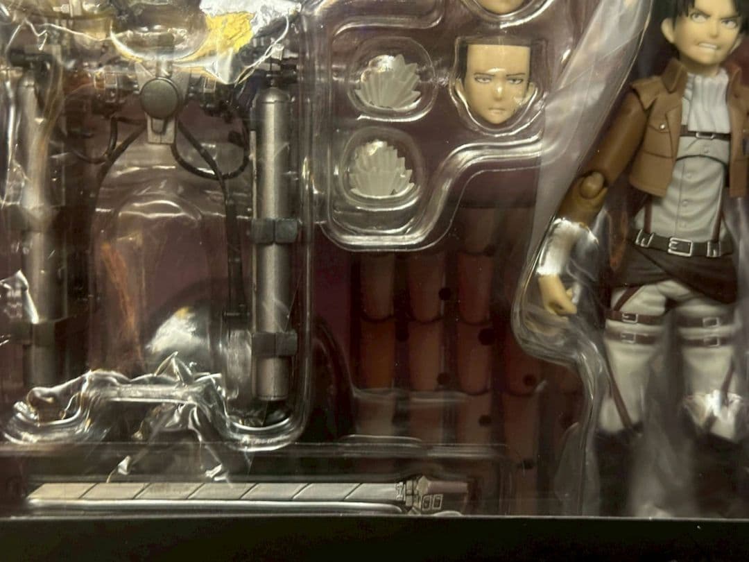 figma 進撃の巨人 フィギュア 4体セット　予約特典台座1点付き