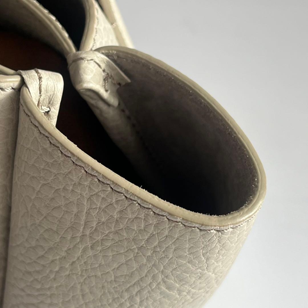 ✨未使用　現行モデル✨　HIROFU カーラ　ハンドバッグ　　H ベージュ