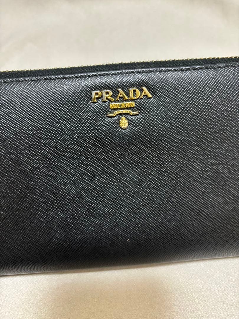 PRADA プラダ　長財布