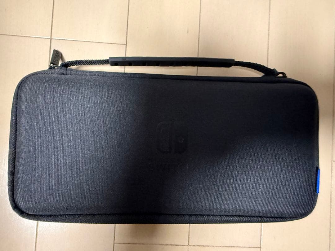 【携帯ケース、充電スタンド付】Nintendo Switch現行モデル