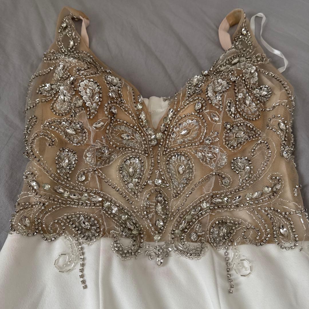 ビーズ刺繍付きナイトドレス