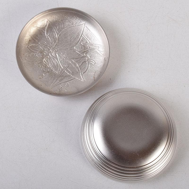 茶道具 帖佐美行作 銅地金銀鍍金 彫金香合 春蘭想 共箱 C 8579 - メルカリ