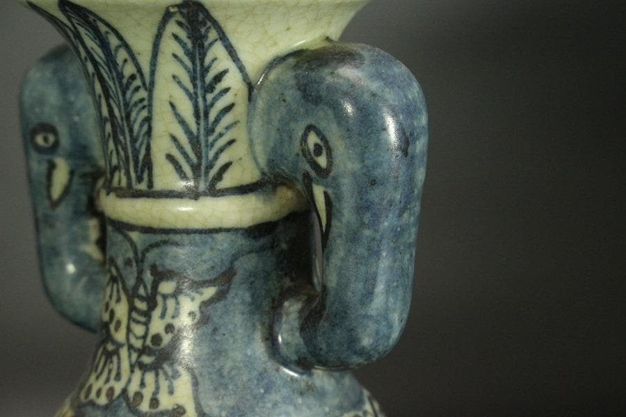 中国美術 青花 纏枝蓮花紋 双耳瓶 高29.5cm(LC136)