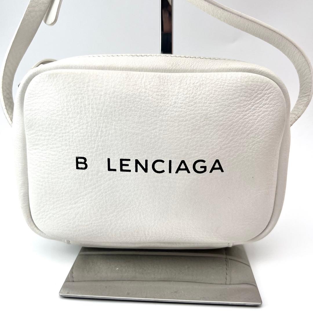 美品✨　バレンシアガ　カメラバッグ　レザー ホワイト　エブリデイ　ショルダー