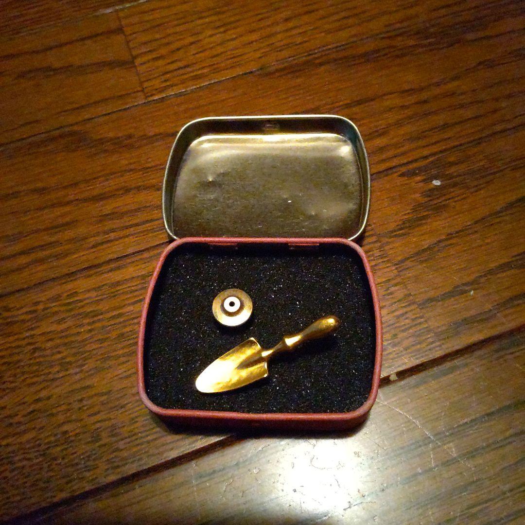 Karl Lagerfeld ピンブローチ