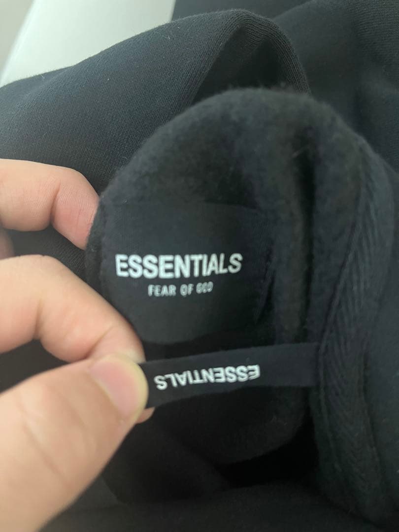 FOG ESSENTIALS ブラック黒パーカー人気ロゴ 反射フォント裏起毛 S