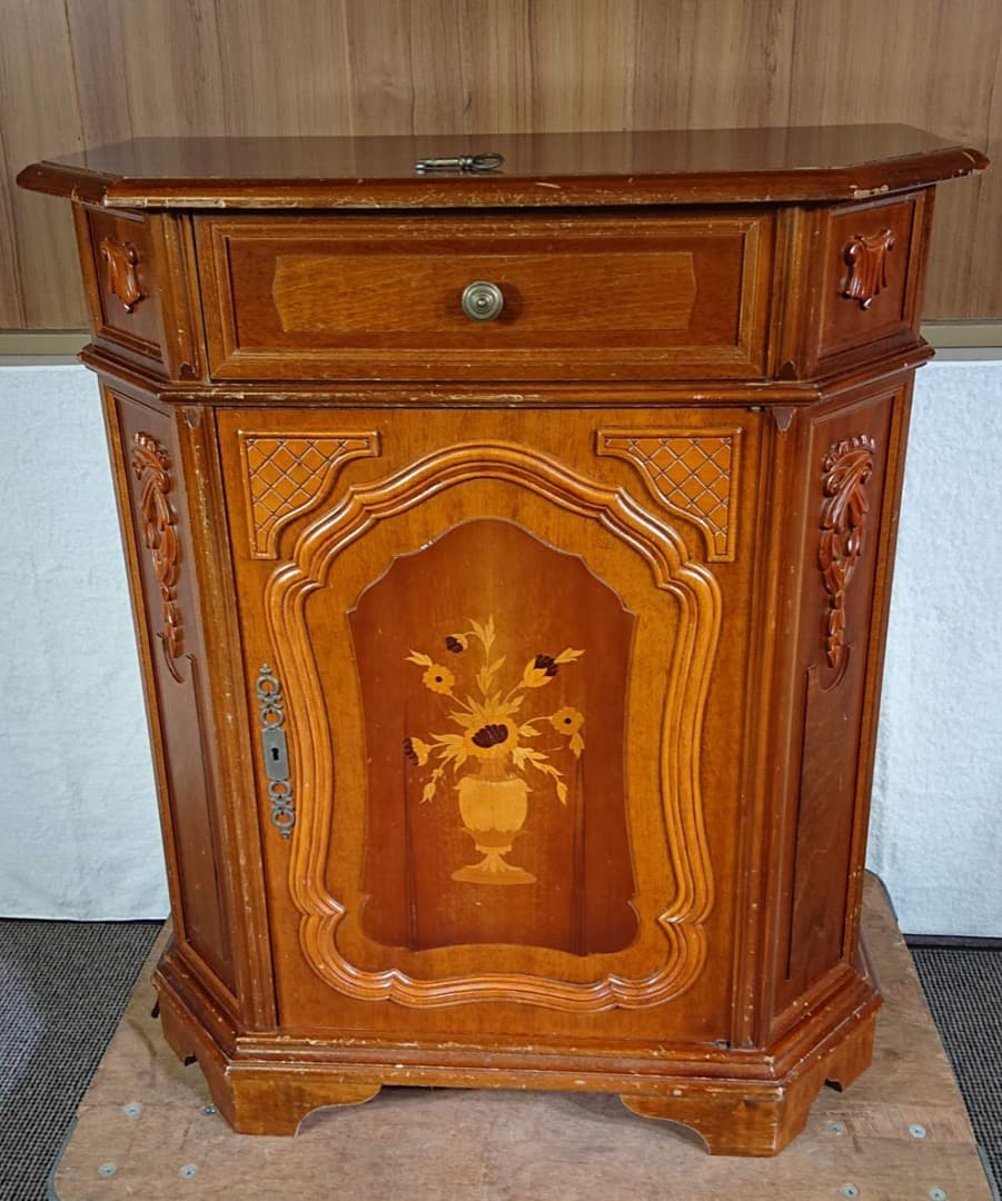 イタリア アンティークキャビネット 象嵌 鍵付き