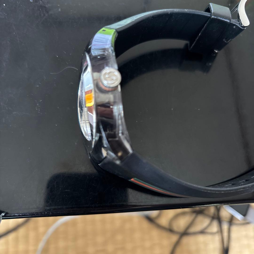 GUCCI ブラックラバーベルト時計