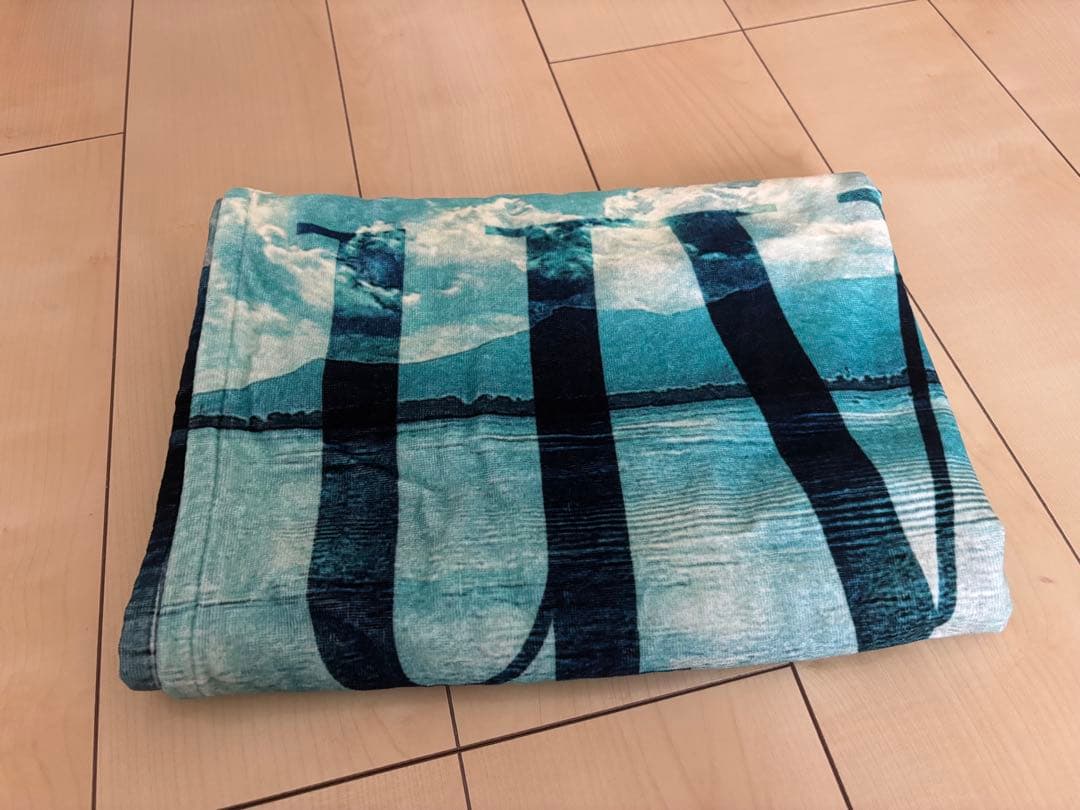 UVERworld EPIPHANY ビーチタオル - メルカリ