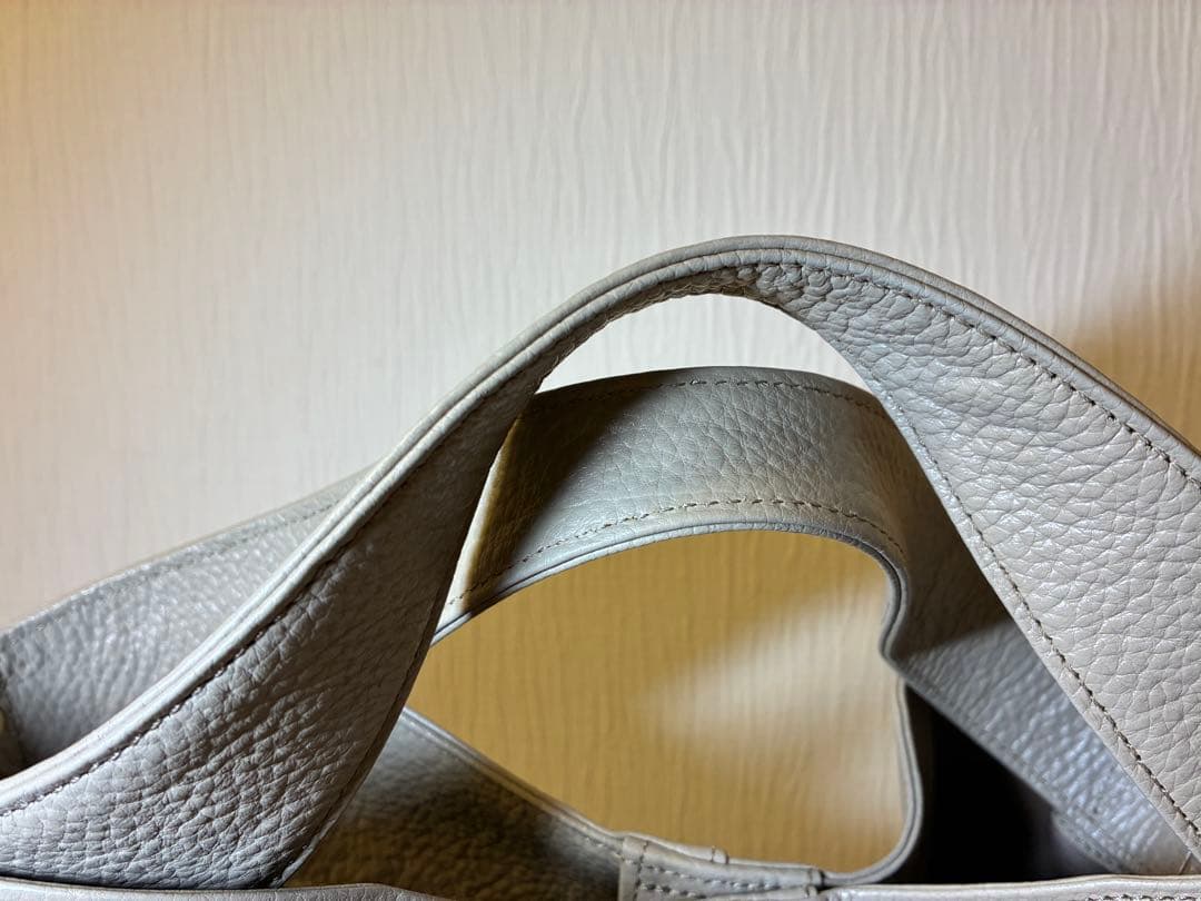 アタオ　エルヴィ　グレージュ