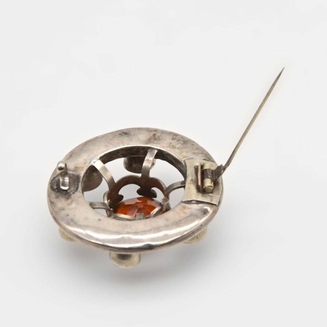 カラーストーンとシルバーのブローチ ケルト紋様 s0076 - メルカリ