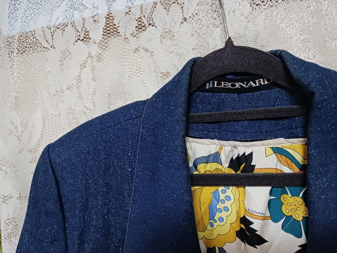 レオナールシルクデニムチェスターコート 紺ブレザー絹100 裏花柄