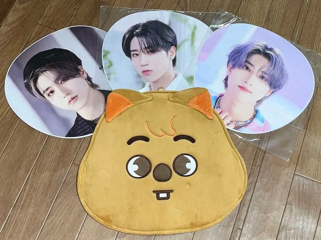 Stray kids ハン うちわ 4枚セット