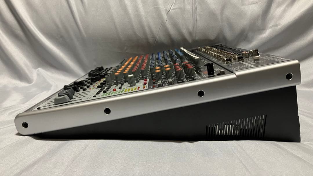 美品 Behringer XENYX X2442USB 16chアナログミキサー