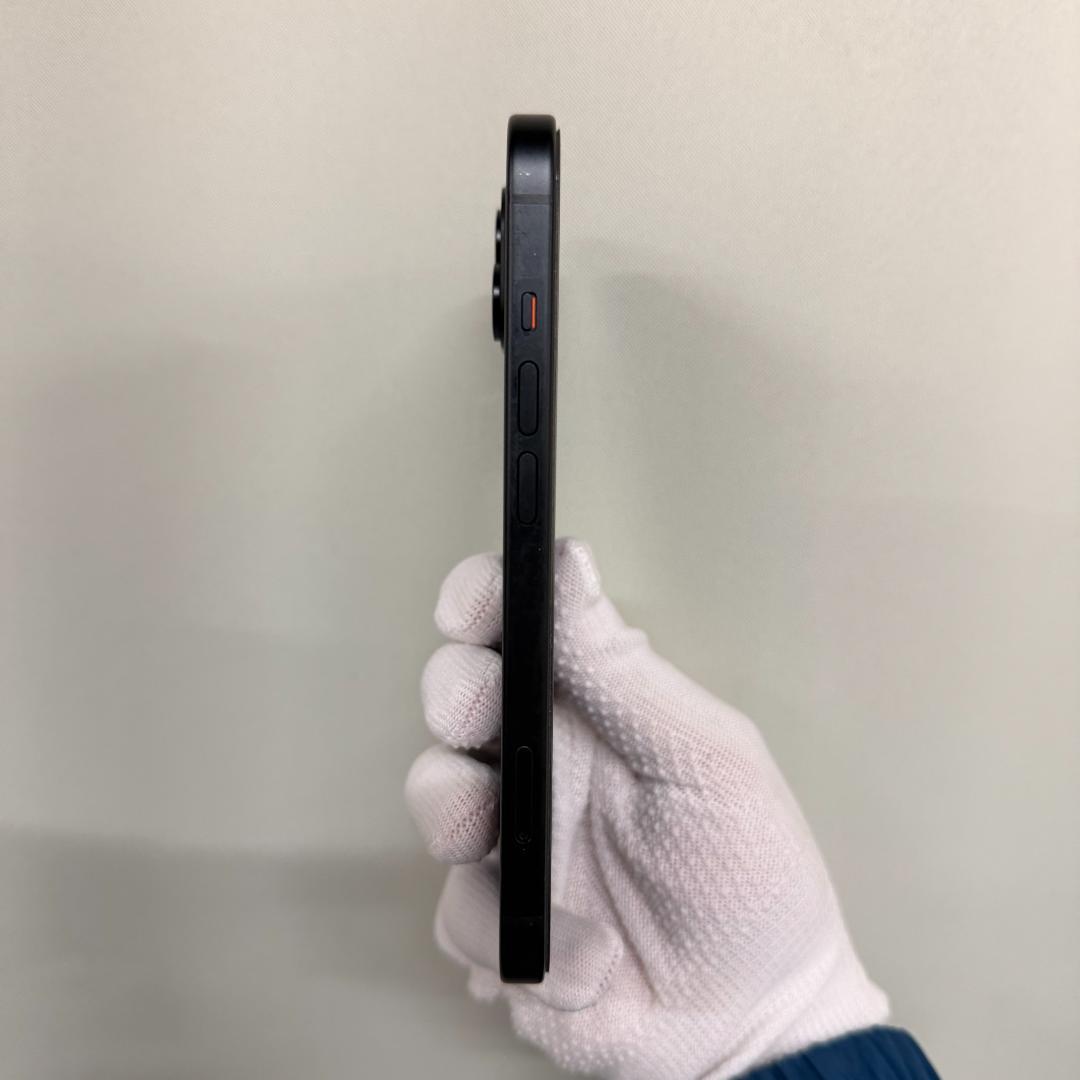 （美品）Apple iPhone15 256GB ブラック