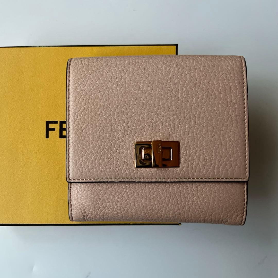 478 極上美品 FENDI フェンディ ピーカブー 2つ折り財布 FENDI財布