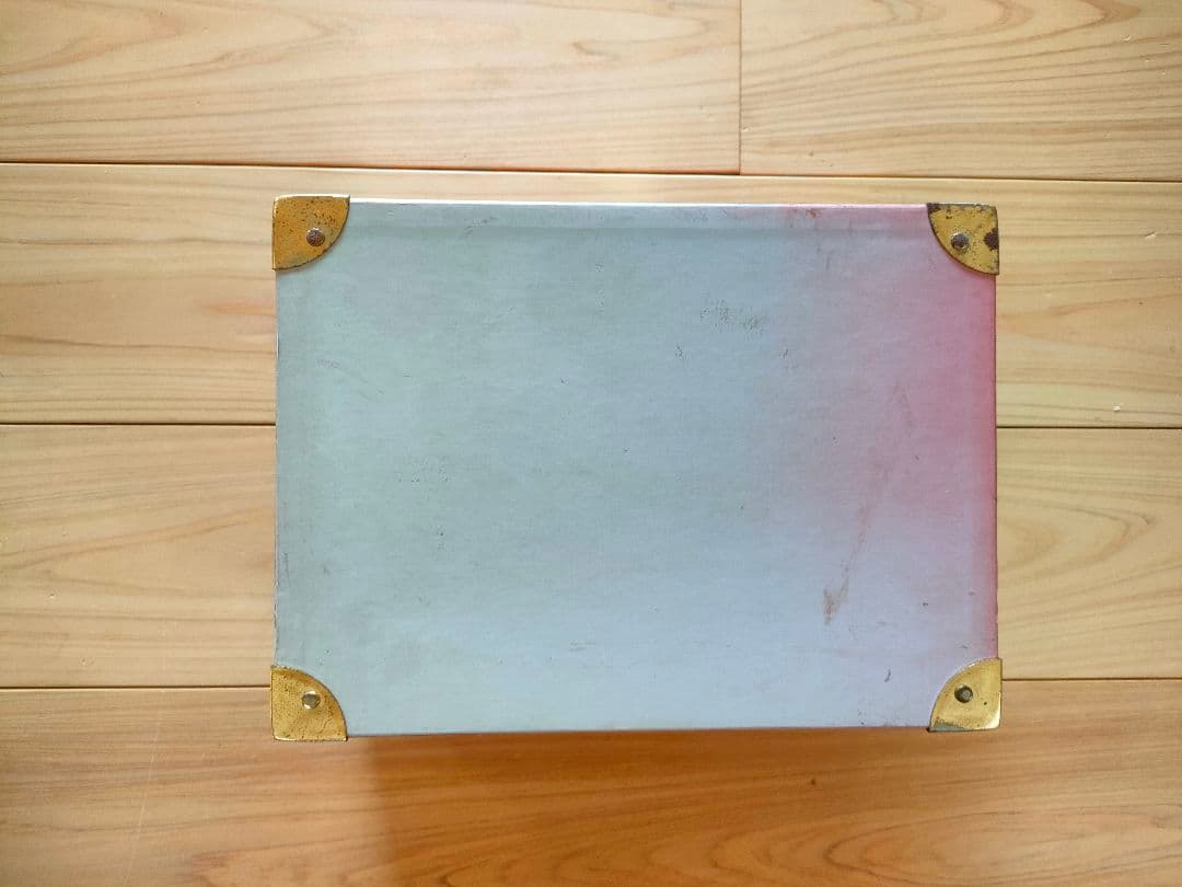 ハローキティ　トランクケース（ぬいぐるみ付き）