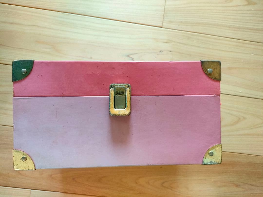 ハローキティ　トランクケース（ぬいぐるみ付き）