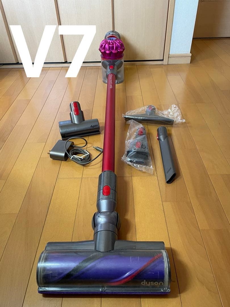 ダイソンV7 SV11コードレスクリーナー掃除機3
