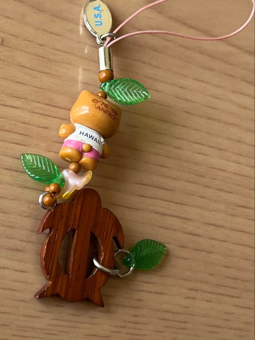 日焼けキティ　ハワイご当地ストラップ
