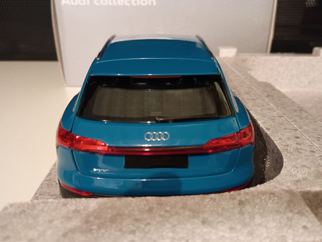 ノレブ NOREV 特注品 アウディ Audi e-tron 1/18