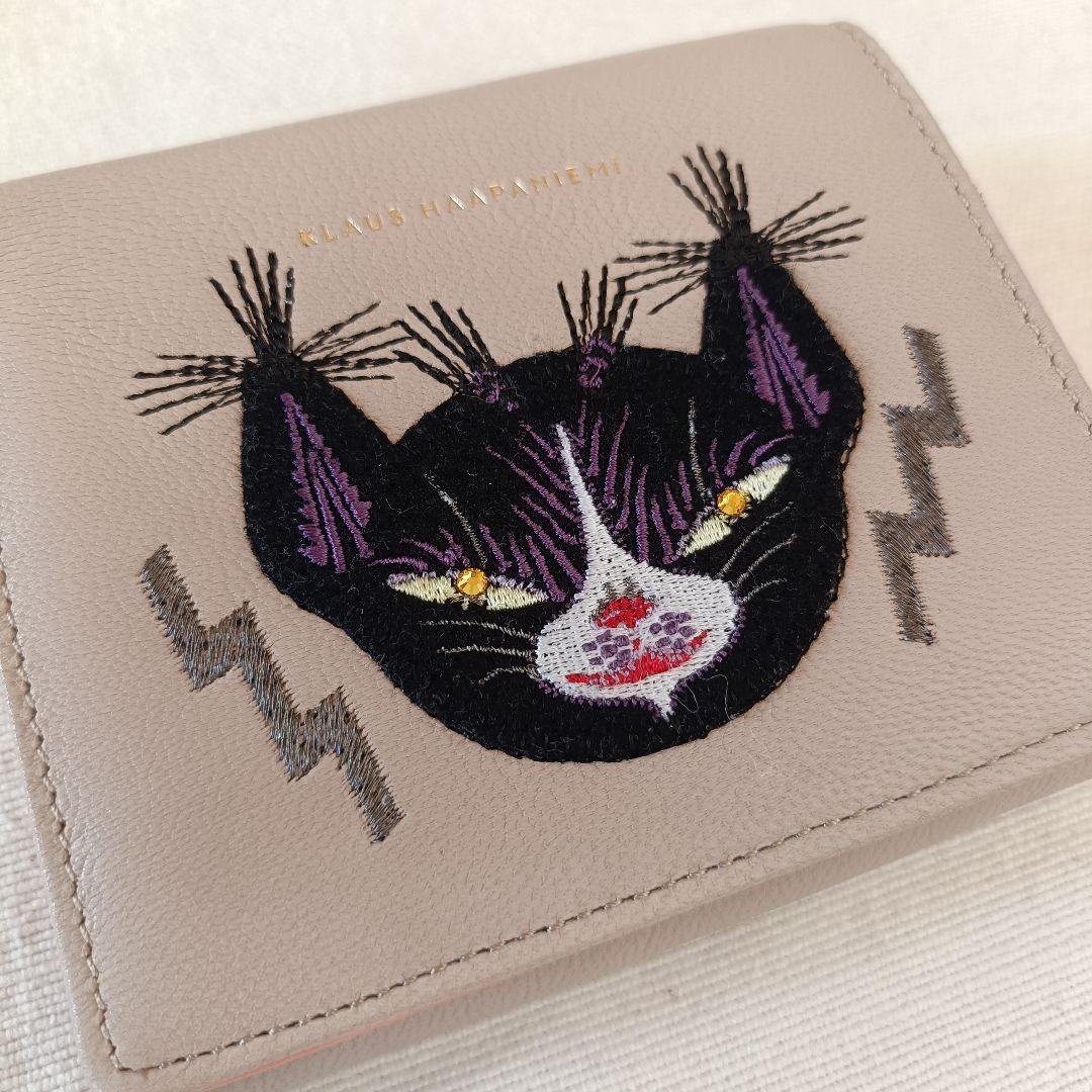 新品タグ付き】クラウスハーパニミ 二つ折り財布 本革製 猫刺繍