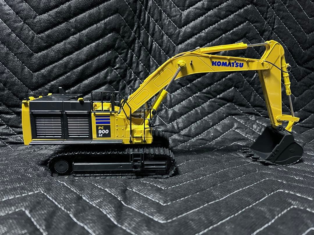 KOMATSU コマツミニチュア　pc900LC-11 1/50スケール