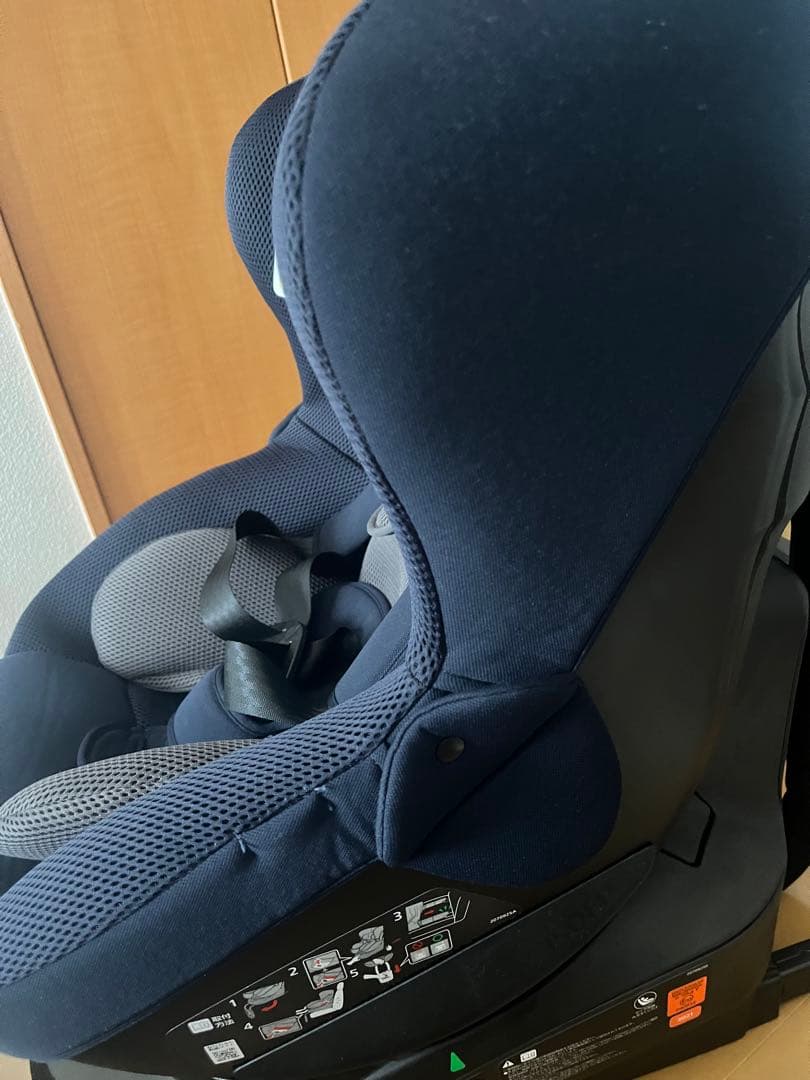 エールべべ チャイルドシート ネイビー