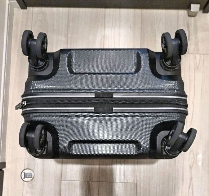 アメリカンツーリスターテクナム キャリーケース 36L