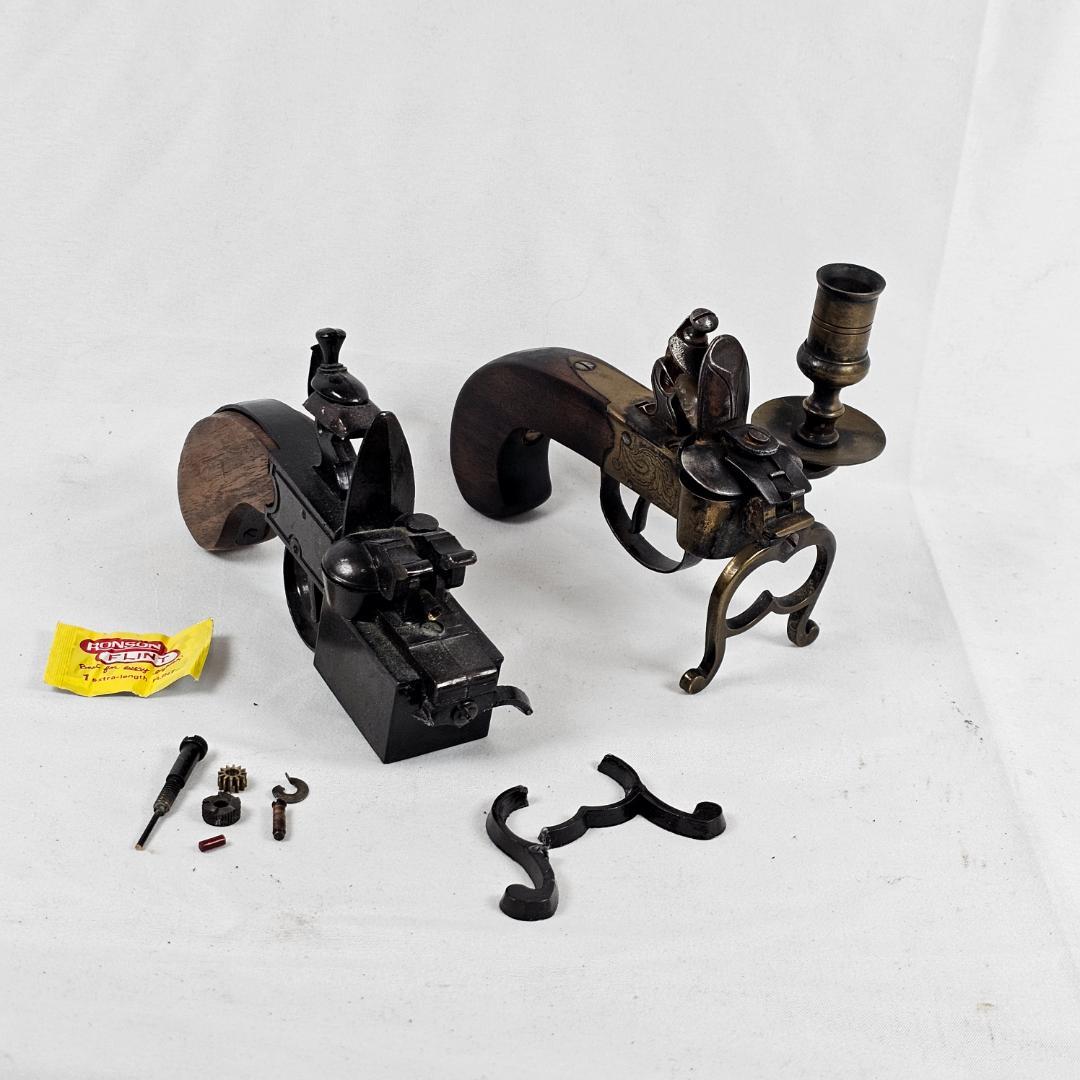 ヴィンテージ ピストル型 卓上小物 2点 ジャンク 修理・置物用 ヴィンテージ ピストル型 卓上小物 2点 ジャンク 修理・置物用 - メルカリ