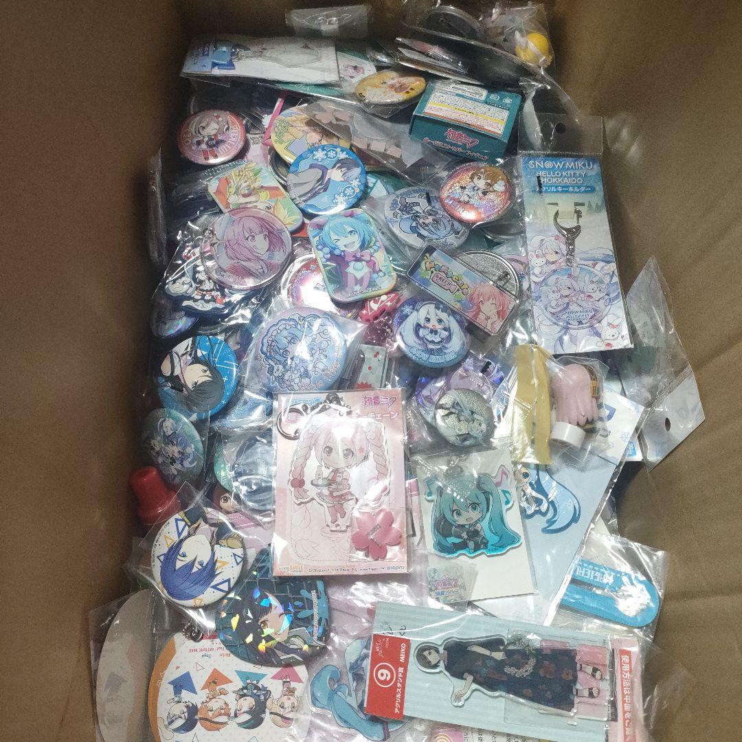 初音ミク　プロセカ　まとめ売り　キーホルダー　アクリルスタンド　缶バッジ