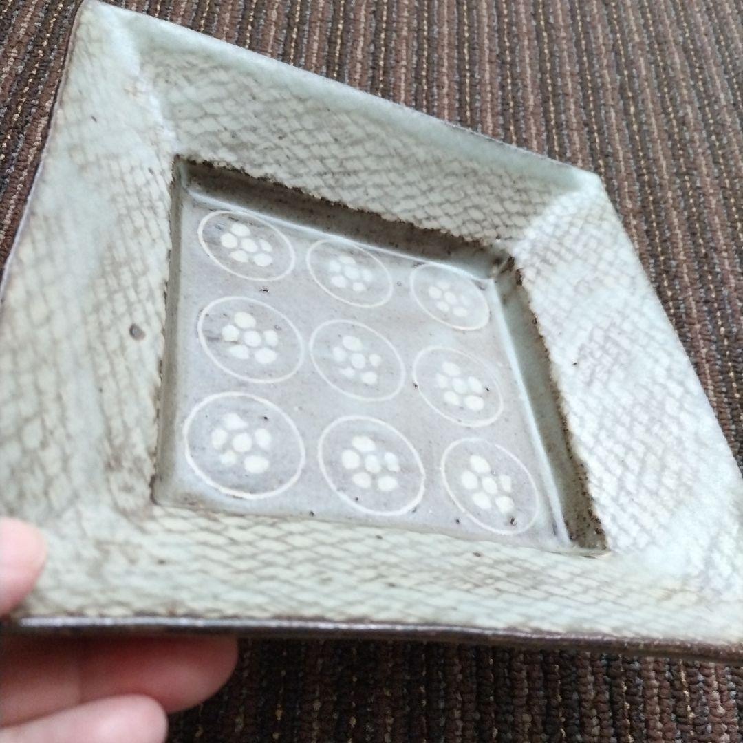 人間国宝 島岡達三 益子焼 地釉象嵌梅文 角皿 箱なし - メルカリ