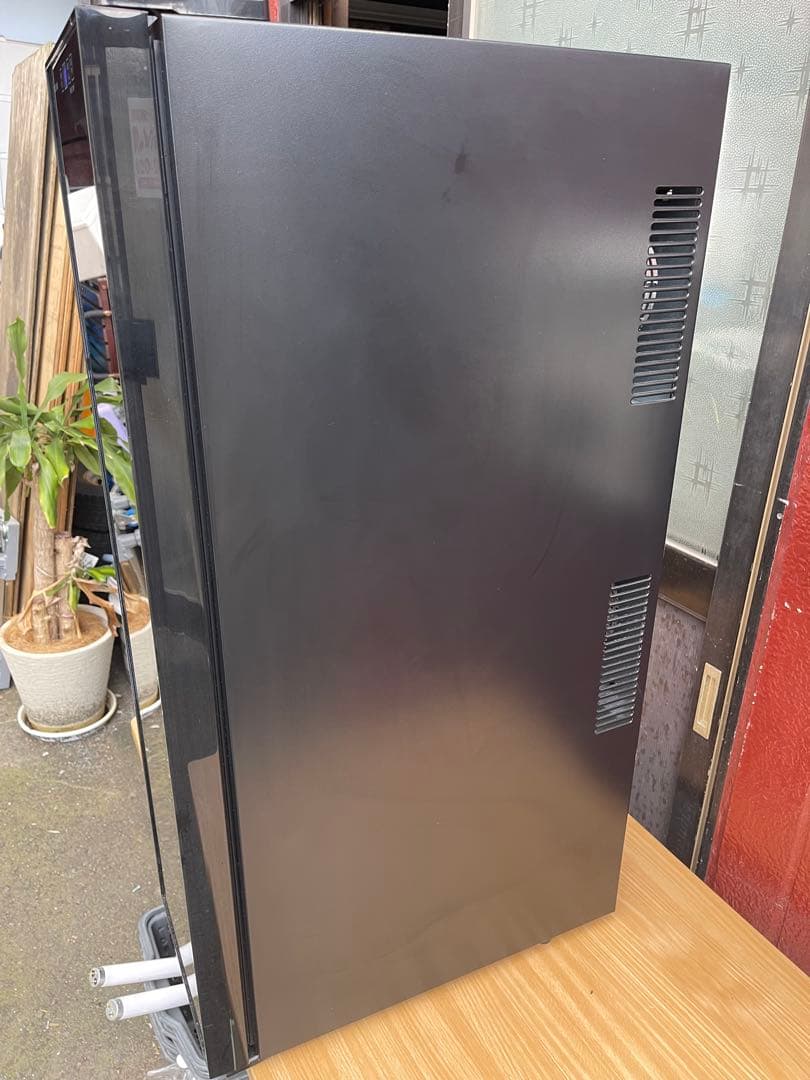 アイリスオーヤマ　ワインセラー 47L.18本収納、お値引き致しません。