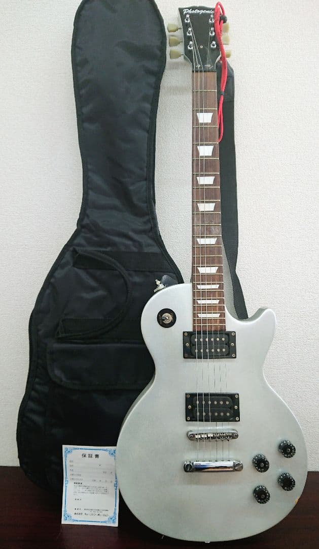 TH レスポールタイプ Photogenic エレキギター シルバー ケース付き TH レスポールタイプ Photogenic エレキギター シルバー ケース付き TH