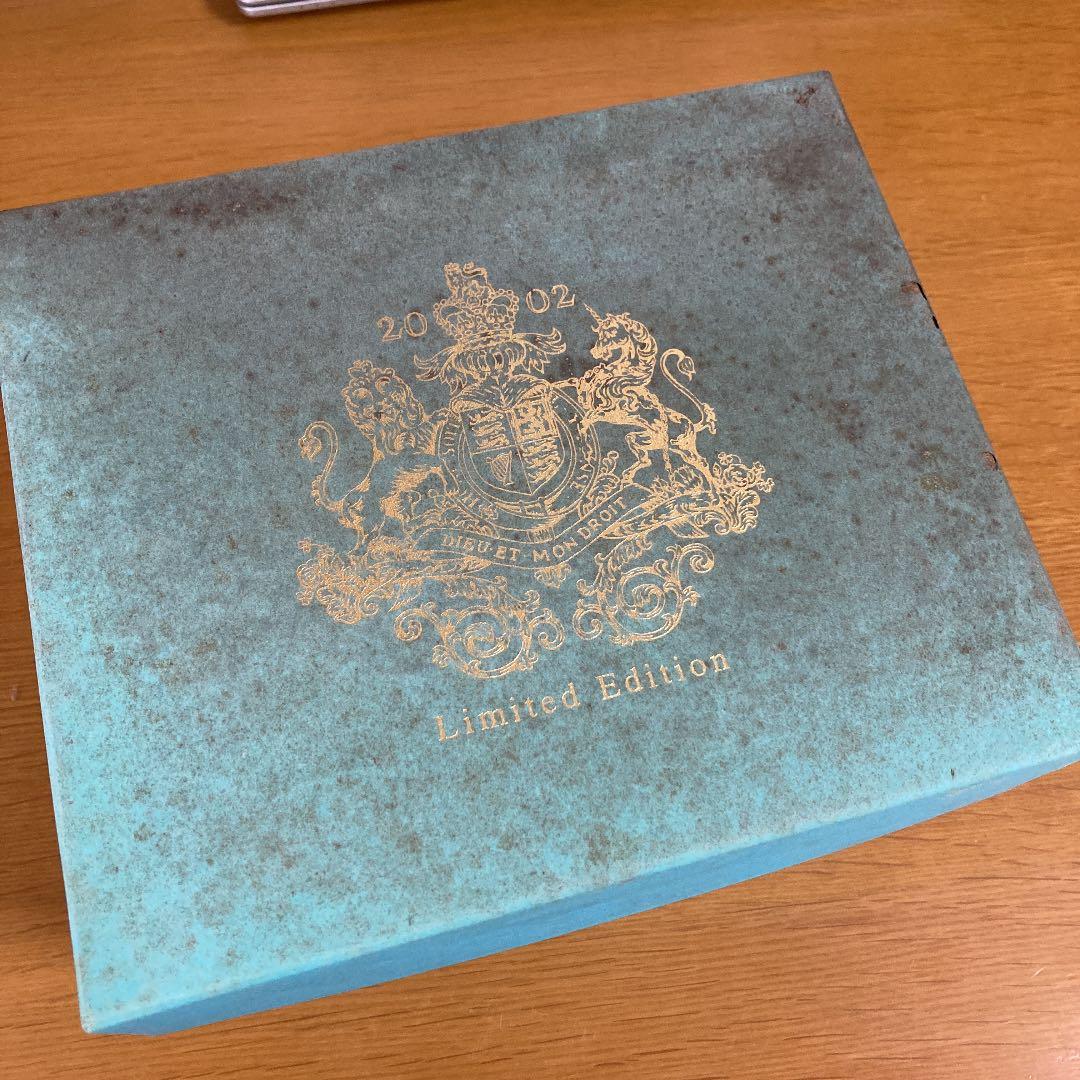 エリザベス女王在位50年記念カップ アウトレット