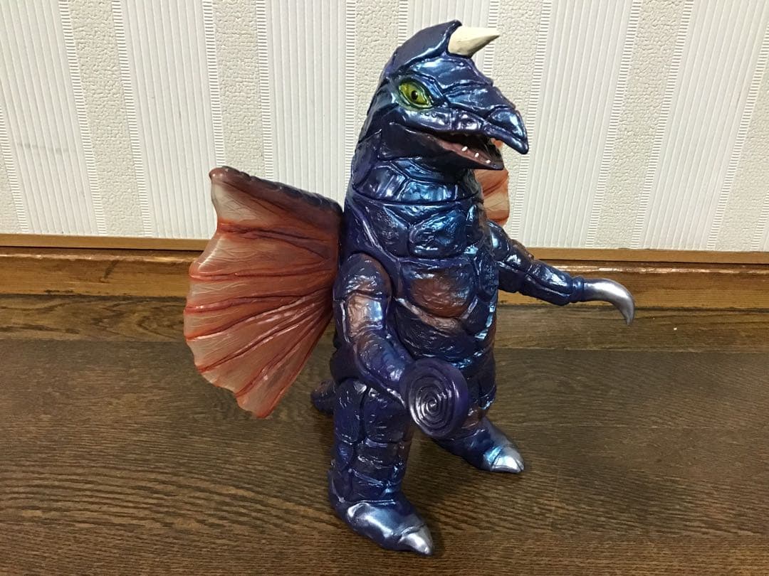 ベアモデル　ハイパーホビー限定ドラコ　メーカー塗装青紫美品　プロフ必読　値引不可