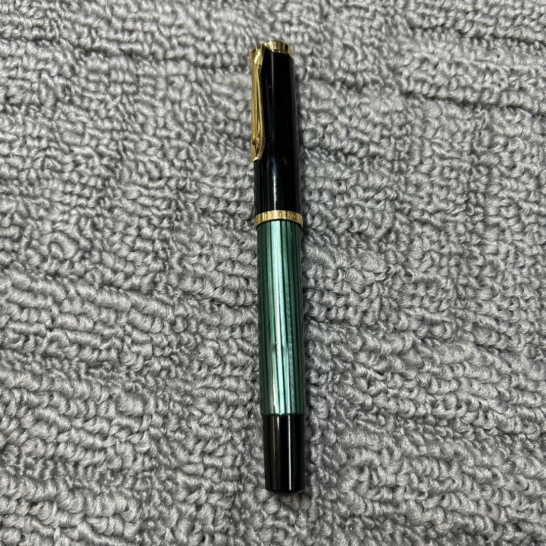万年筆 黒と緑のツートンカラー