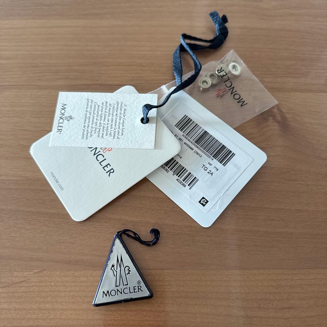 正規品 モンクレール 軽量 コンパクト ダウンジャケット
