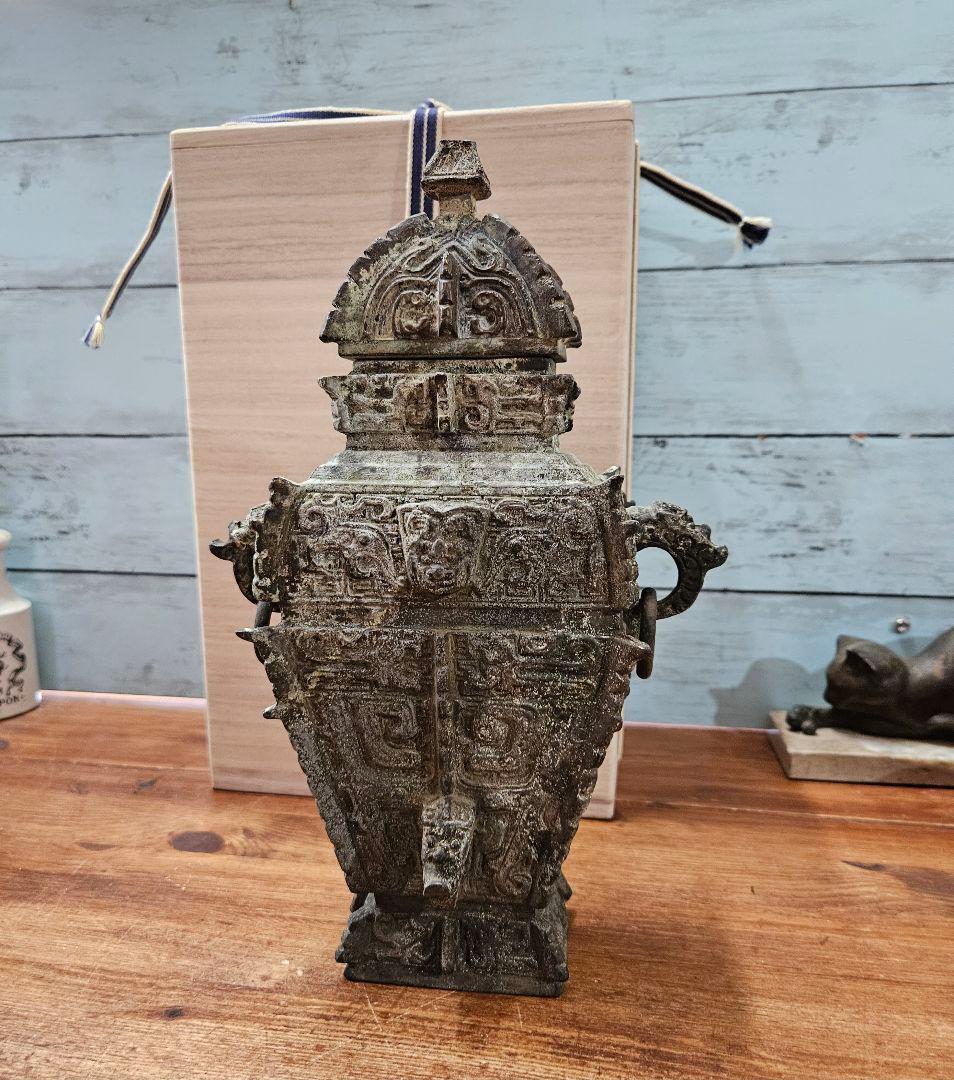 中国古銅 青銅器 環耳付き角壺 在銘 置物 オブジェ 中国古美術 時代物 壷 中国古銅 青銅器 環耳付き角壺 在銘 置物 オブジェ 中国古美術 時代物