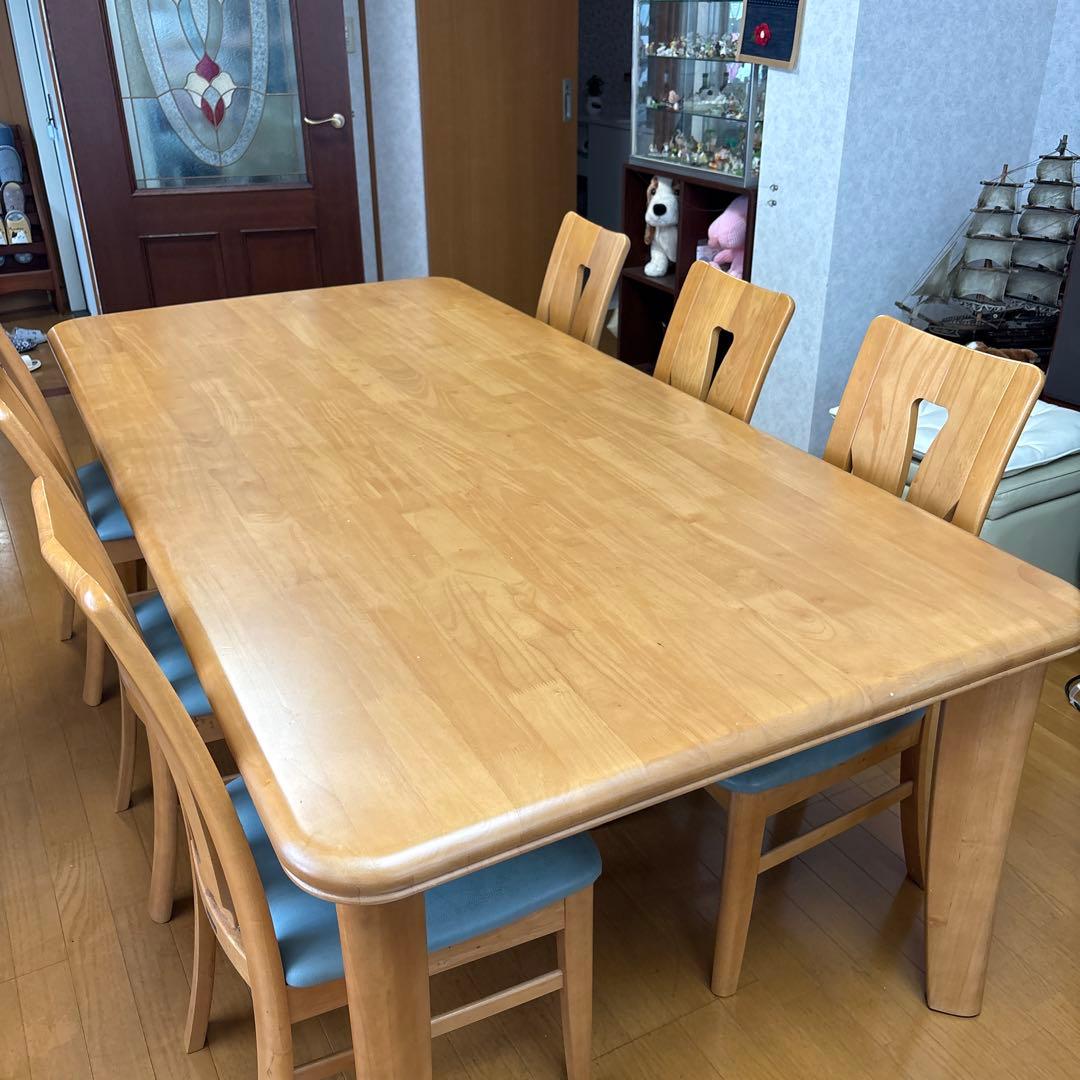 木製ダイニングテーブルと椅子6脚セット