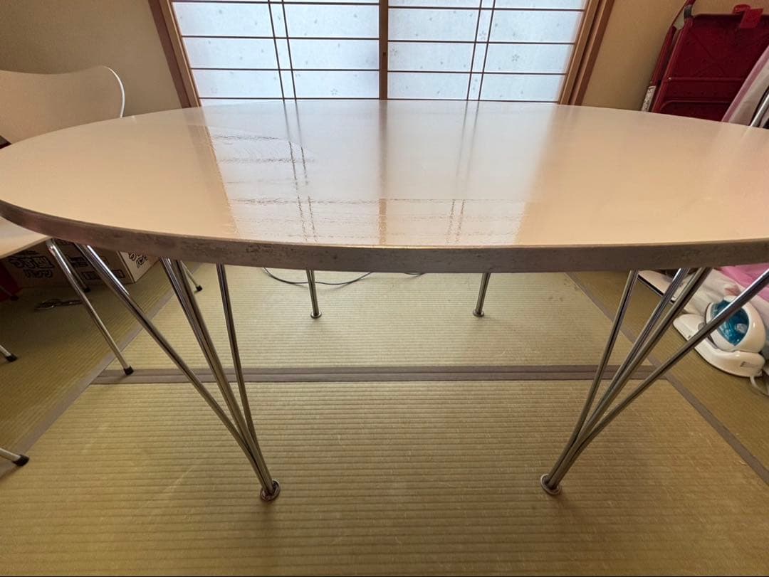 Fritz Hansen スーパー円テーブル　フリッツハンセン