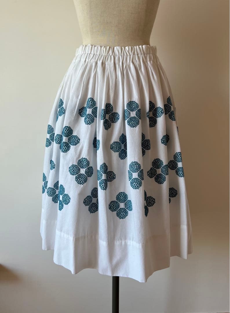 【未使用品】ミナペルホネン\"hama beads\"ギャザー刺繍フレアスカート