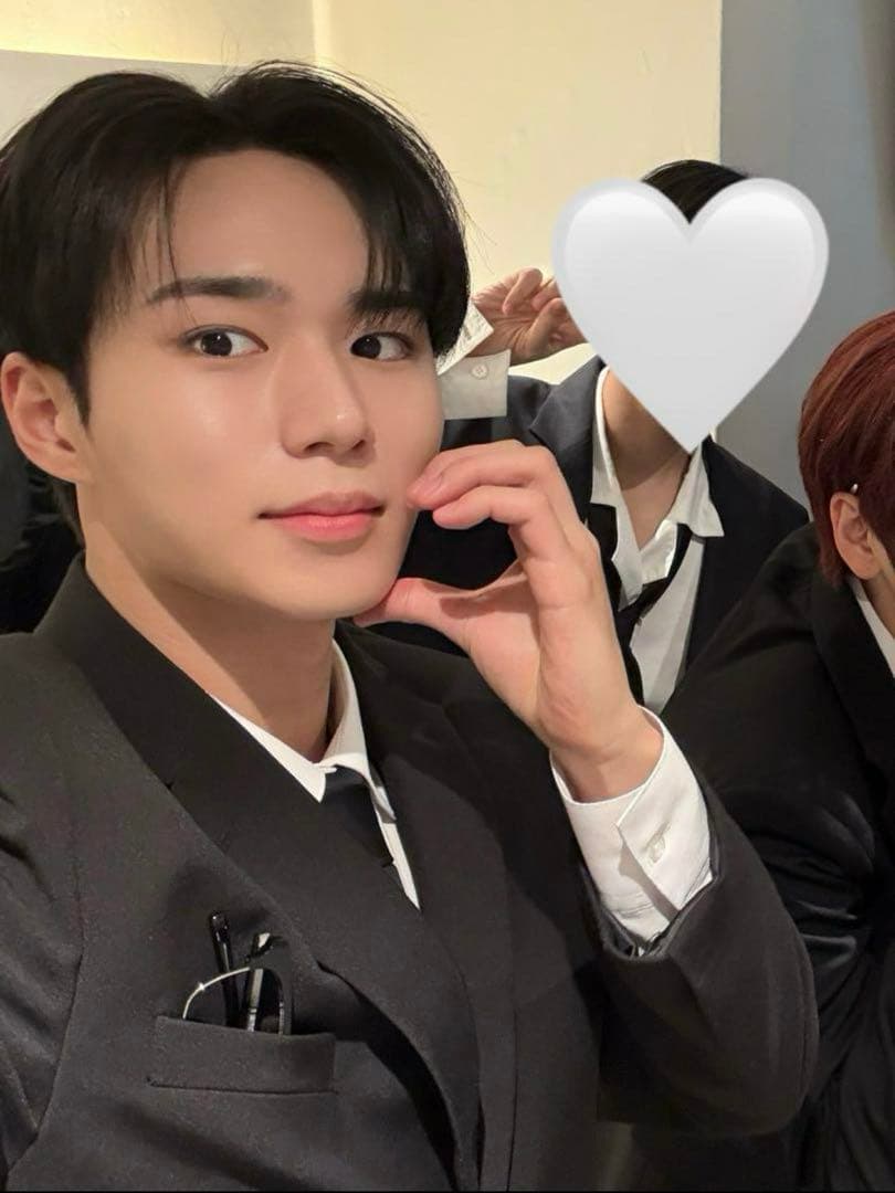 WEi ウィアイ ジュンソ ヨントン ポラロイド チェキ サイン WEi