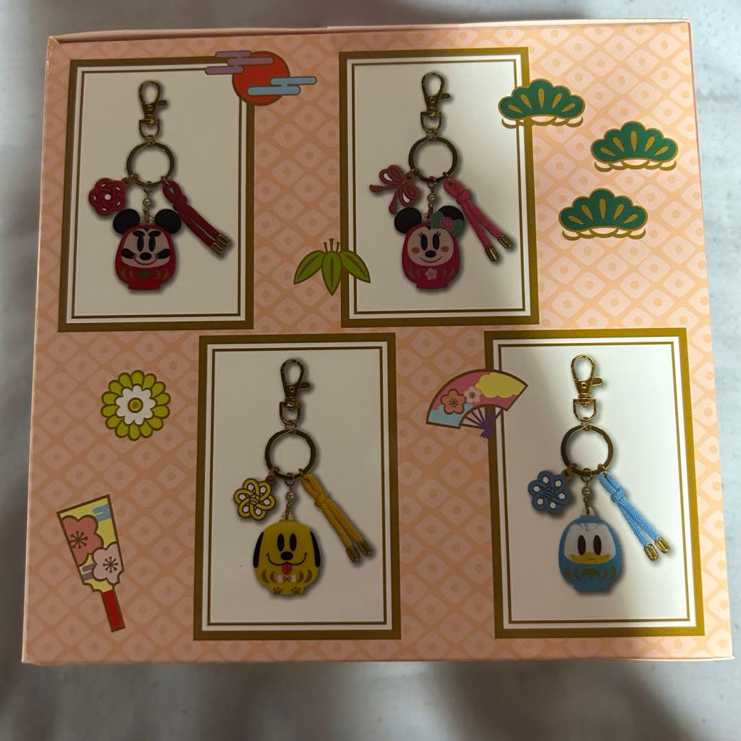 ディズニーリゾート 2026 お正月　だるまキーチェーン８個セット　コンプリート