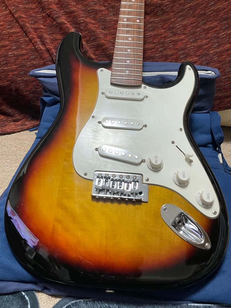 VINTAGE ストラトタイプ エレキギター 22F