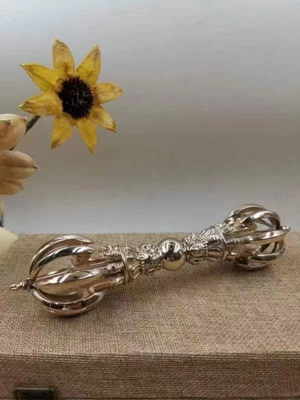 修縁堂】密教法具 真言宗 法器 鬼面九鈷杵vajra21CM - メルカリ