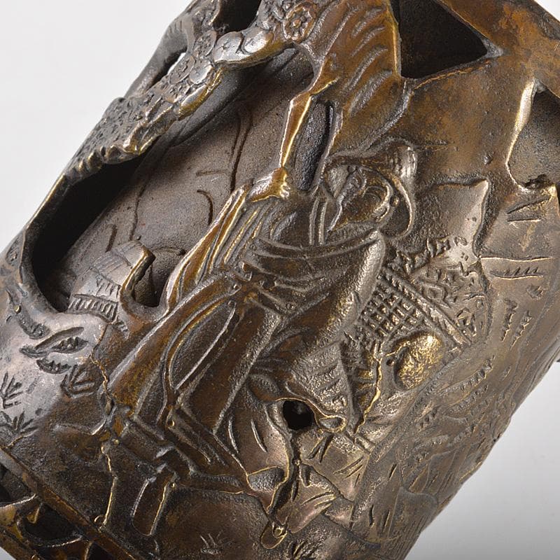 中国　書道具　大清清乾隆年製　古銅　山水人物透かし彫　筆筒　C　5953