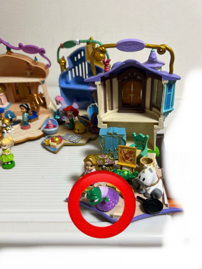 ディズニー、アニメータードール（ミニ）アナ雪、アラジンのフィギュアとお家セット