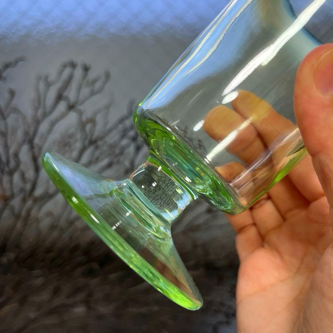 骨董 時代ガラス 超希少！ 水色乳白暈し ベル型 若草色ガラス 氷コップ