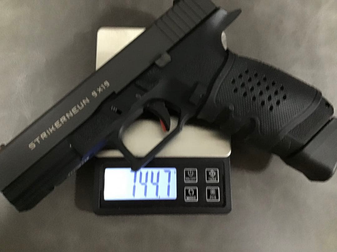 STRIKERNEUN 9 X19 CO2ガスガン　マルイマガジン付き